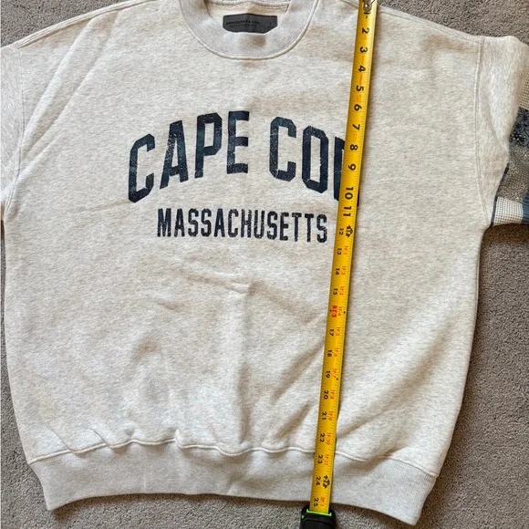Abercrombie and Fitch Cape Cod Sweatshirt - Picture 5 of 6